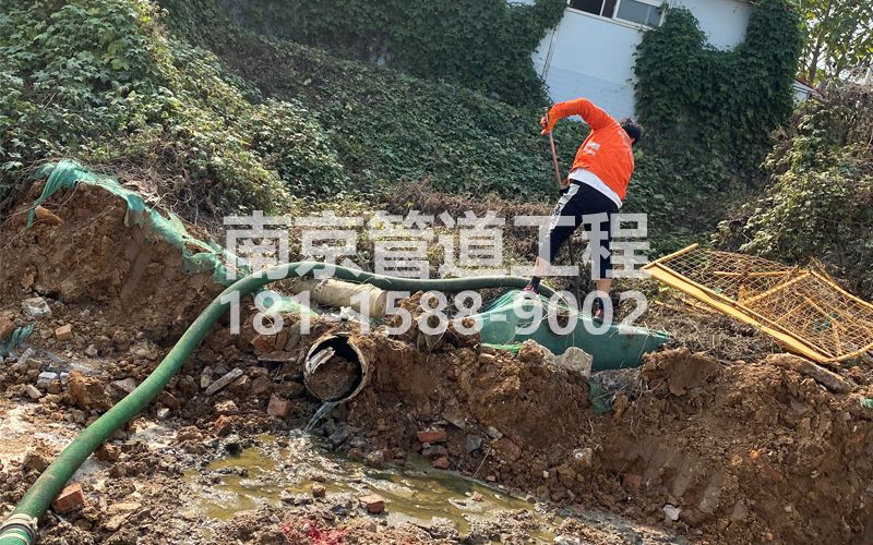 263栖霞村工地化粪池清理